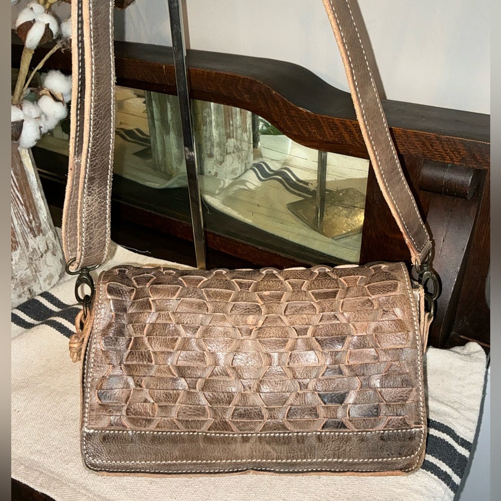 Bed Stu Aruba Leather Woven Taupe Crossbody Clutch Bag Retail $220 - Picture 10 of 16